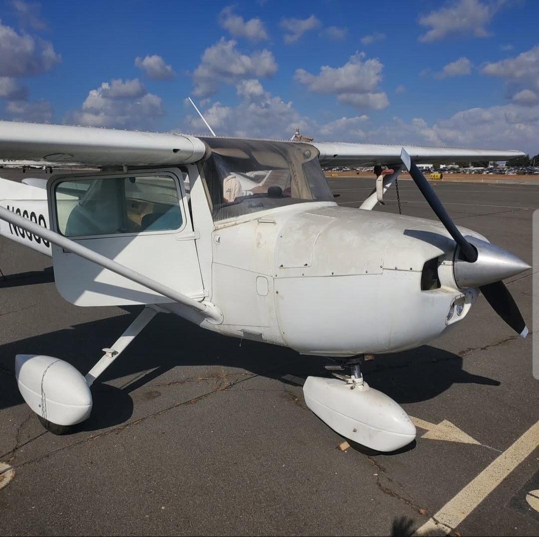 Cessna 150- With new NAV/COM MK12D. Sky beacon ADSB OUT - Image 1